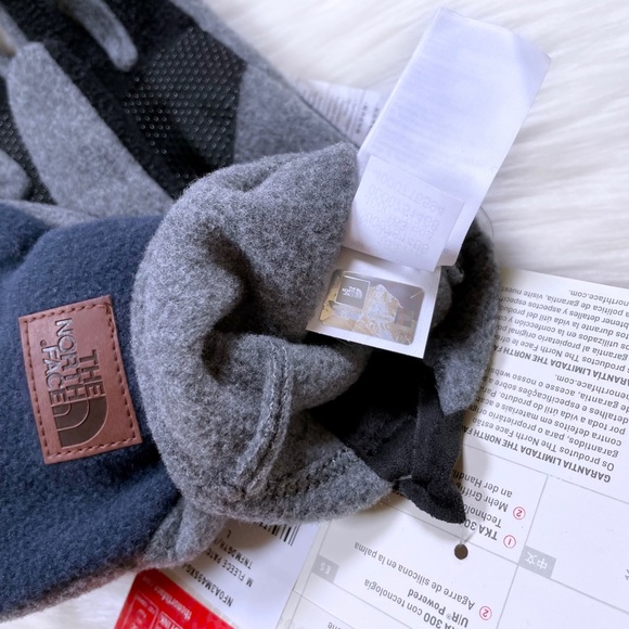 The North Face Men’s Fleece Patch Gloves - Picture 5 of 6